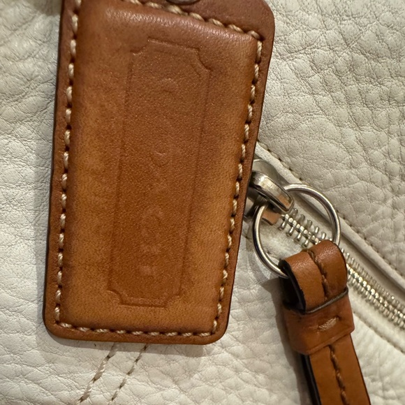 Coach - SoHo Hobo Pebbled Leather Shoulder Bag - 2008 - Great Condition - Clean - Picture 8 of 10